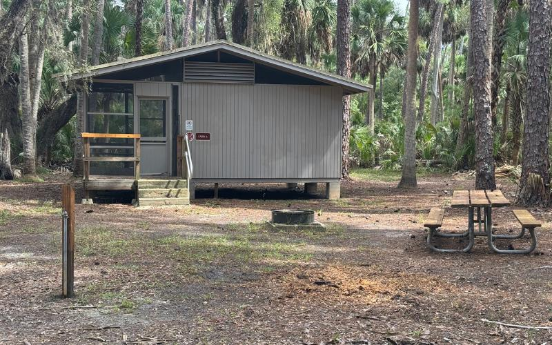 Hontoon Island Large Cabin exterior with screened porch